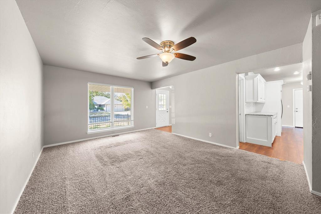2437 Nw 109th Street Property Photo 8
