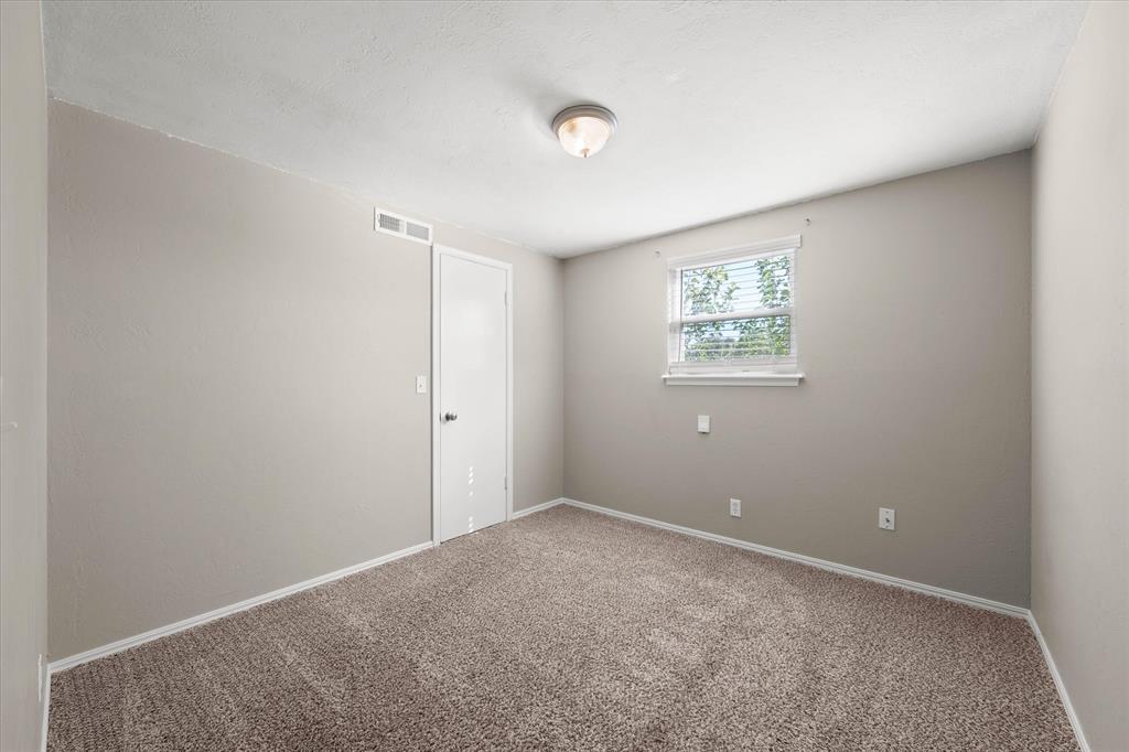 2437 Nw 109th Street Property Photo 33