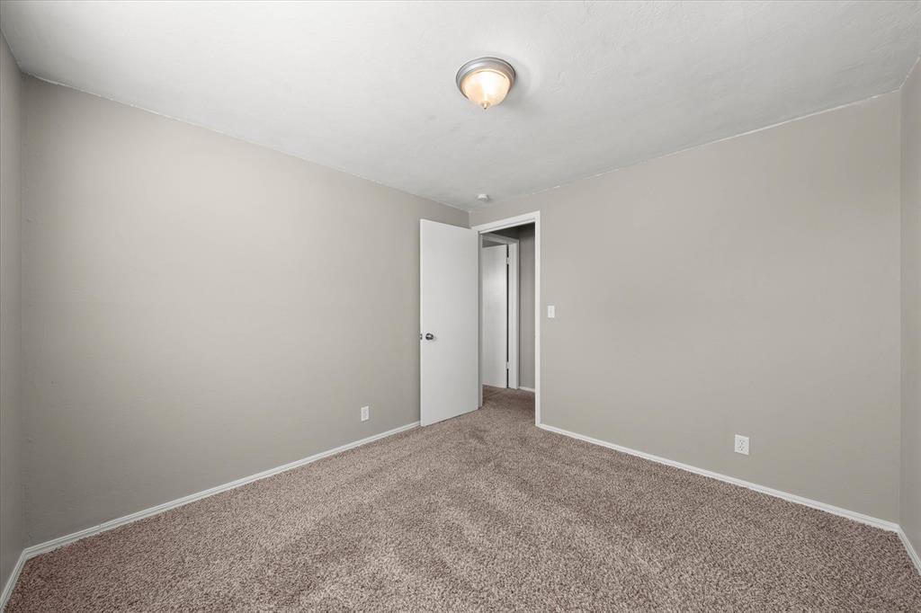 2437 Nw 109th Street Property Photo 34