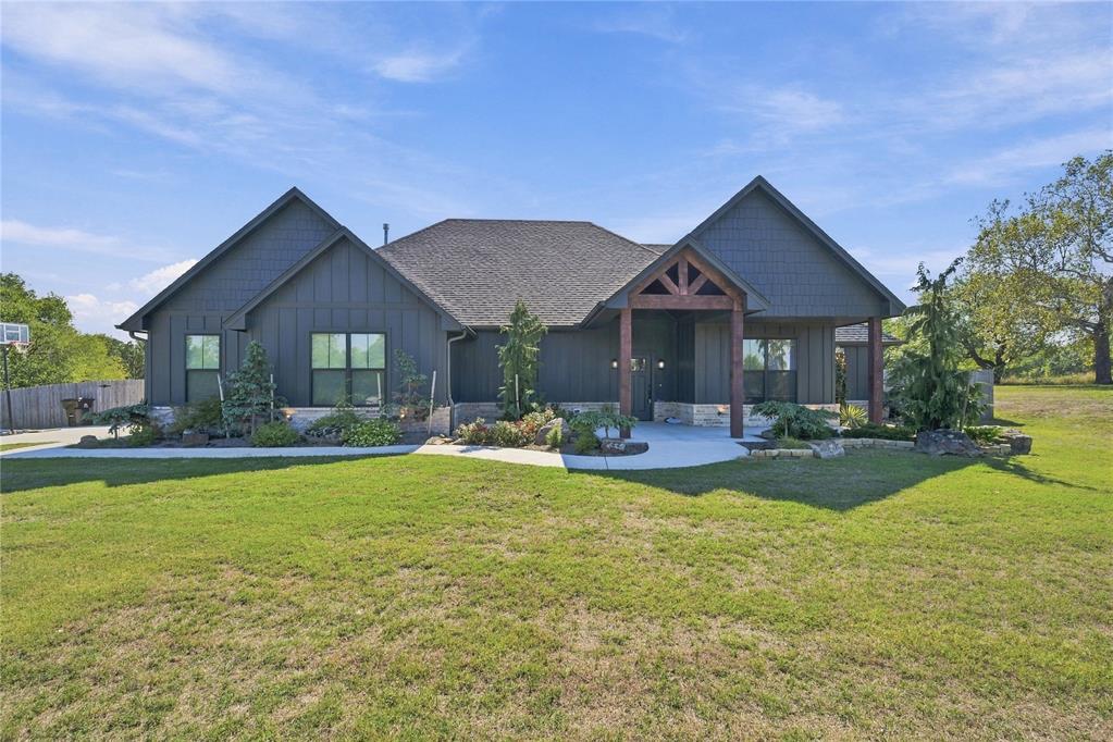 42829 Garretts Lake Road Property Photo 1