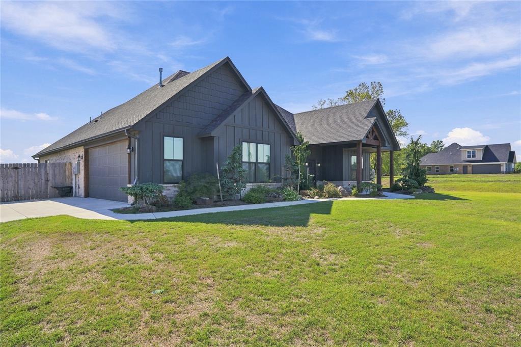 42829 Garretts Lake Road Property Photo 2