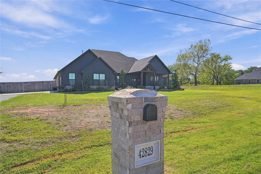 42829 Garretts Lake Road Property Photo 3