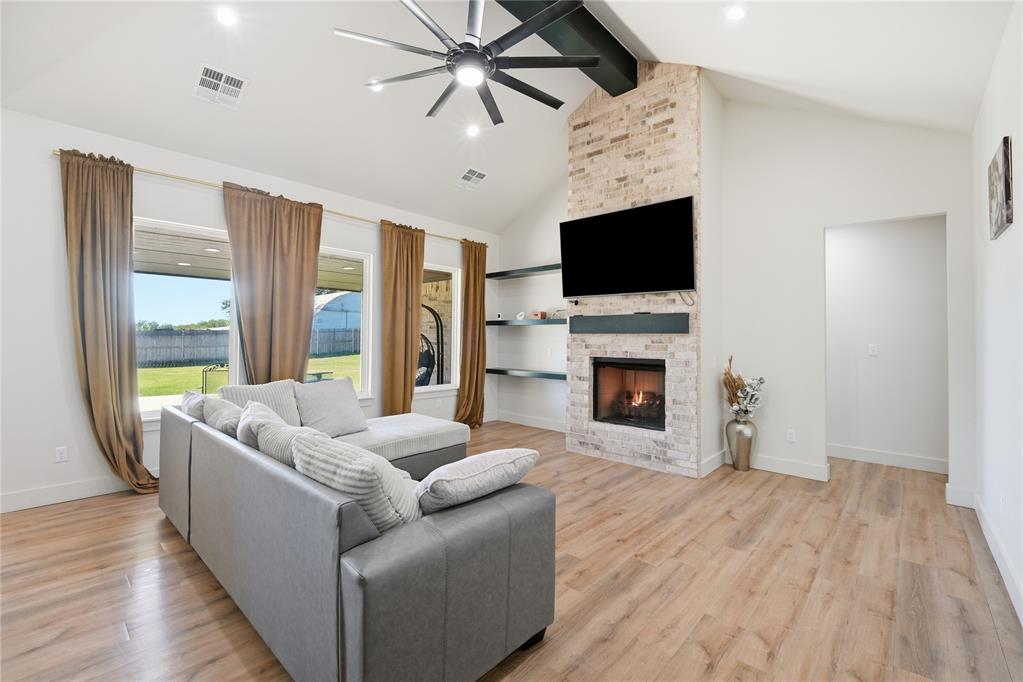 42829 Garretts Lake Road Property Photo 7