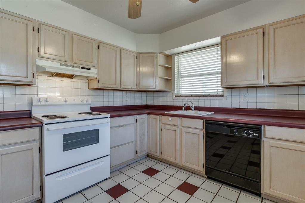 3813 Nw 56th Place Property Photo 11