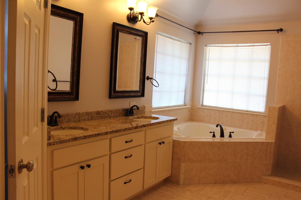 10823 Garrett Cole Drive Property Photo 21
