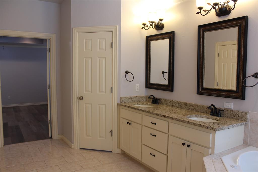 10823 Garrett Cole Drive Property Photo 23