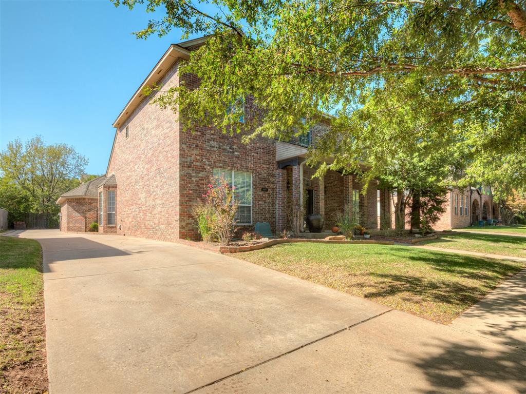 18009 Barrington Drive Property Photo 2