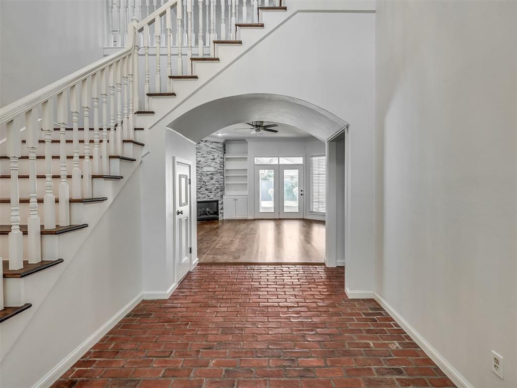 18009 Barrington Drive Property Photo 6