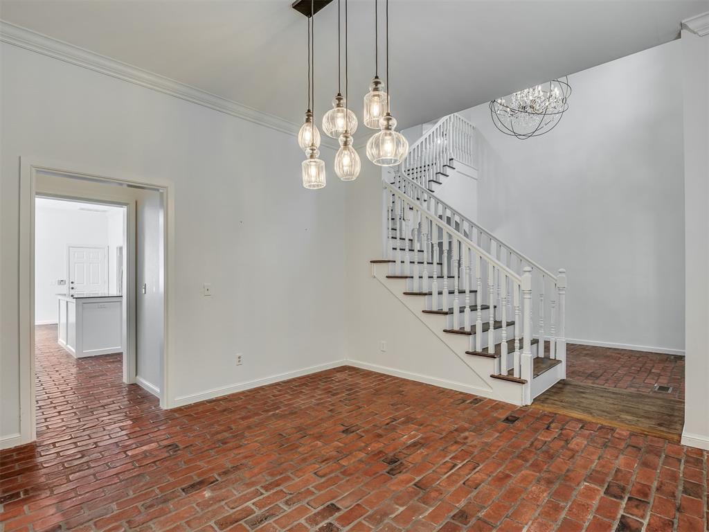 18009 Barrington Drive Property Photo 7