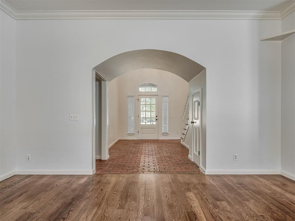 18009 Barrington Drive Property Photo 8