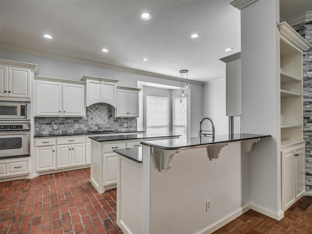 18009 Barrington Drive Property Photo 12