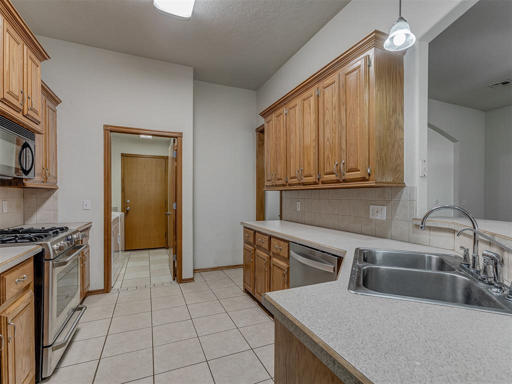 525 Madeline Lane Property Photo 17