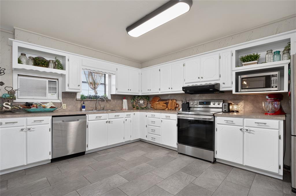 21099 May Avenue Property Photo 13