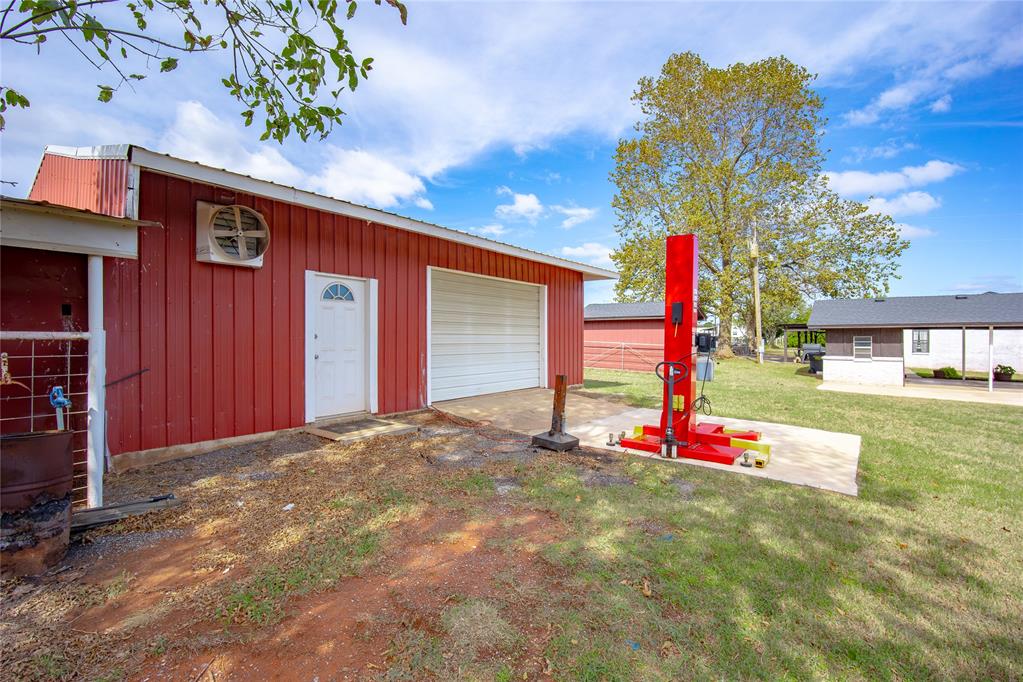 21099 May Avenue Property Photo 31