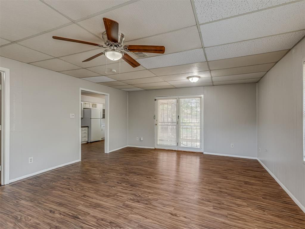 3301 Greenbrier Terrace Property Photo 5