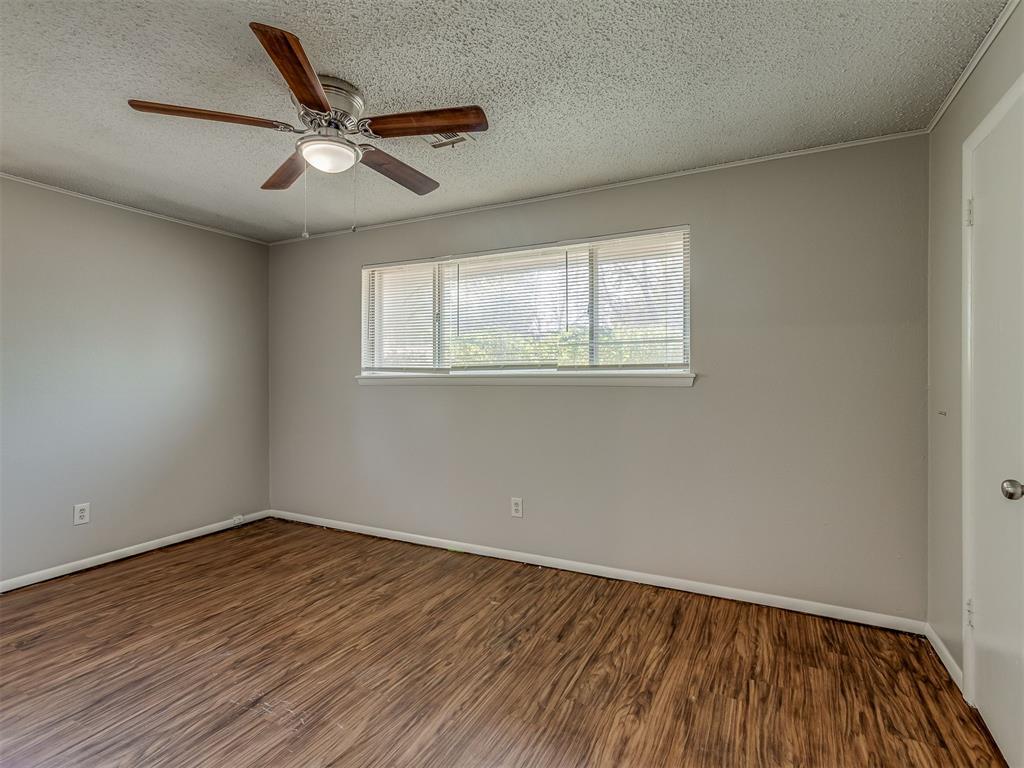3301 Greenbrier Terrace Property Photo 6