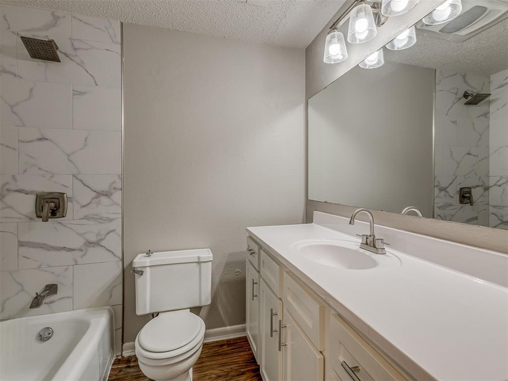 3301 Greenbrier Terrace Property Photo 8