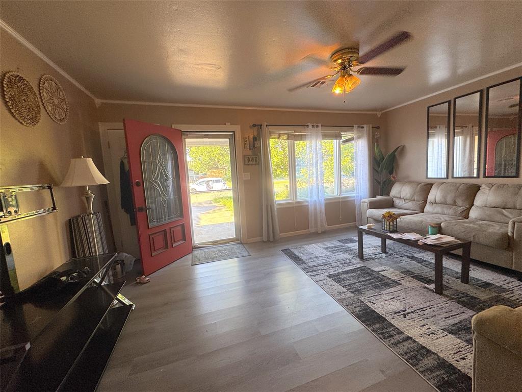 409 W Cottonwood Avenue Property Photo 4