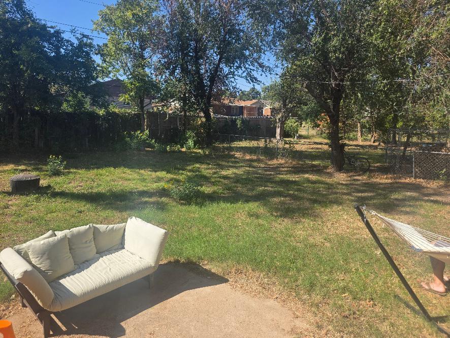 1913 N Timber Avenue Property Photo 11