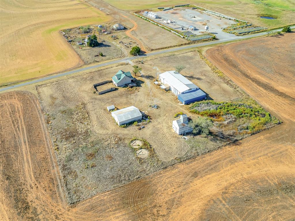 23065 E 1090 Road Property Photo 2