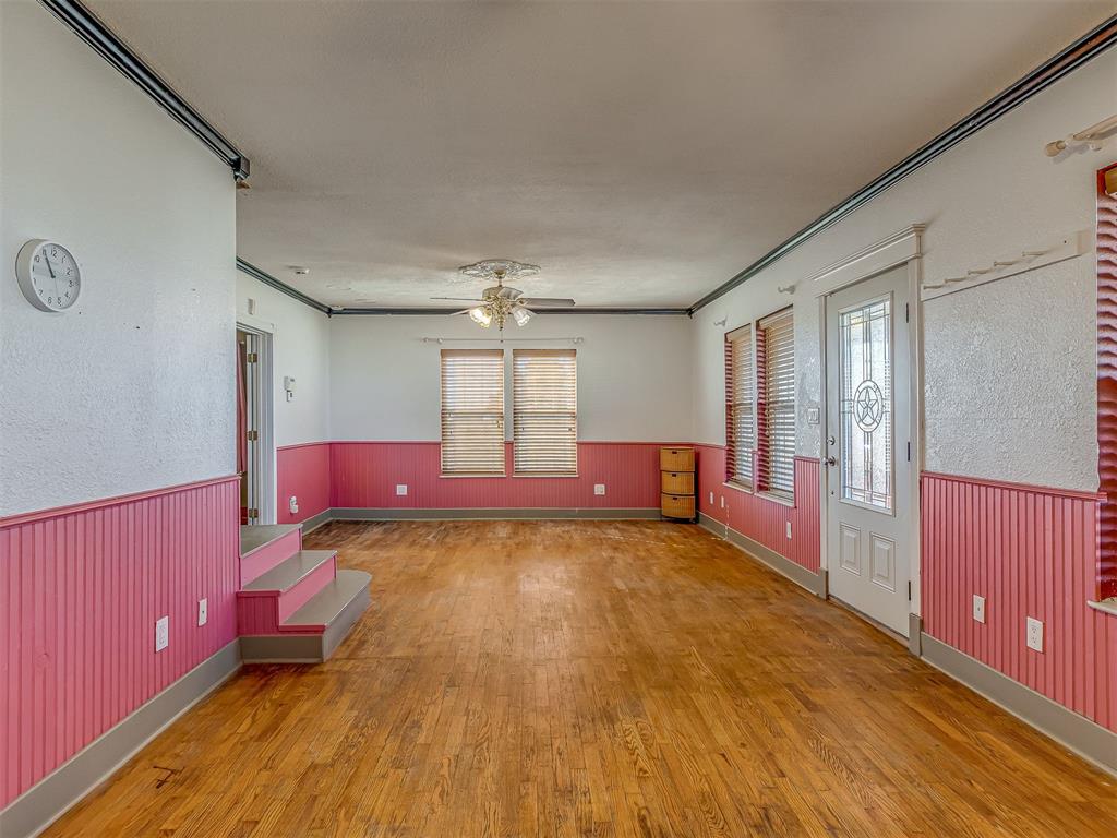 23065 E 1090 Road Property Photo 9