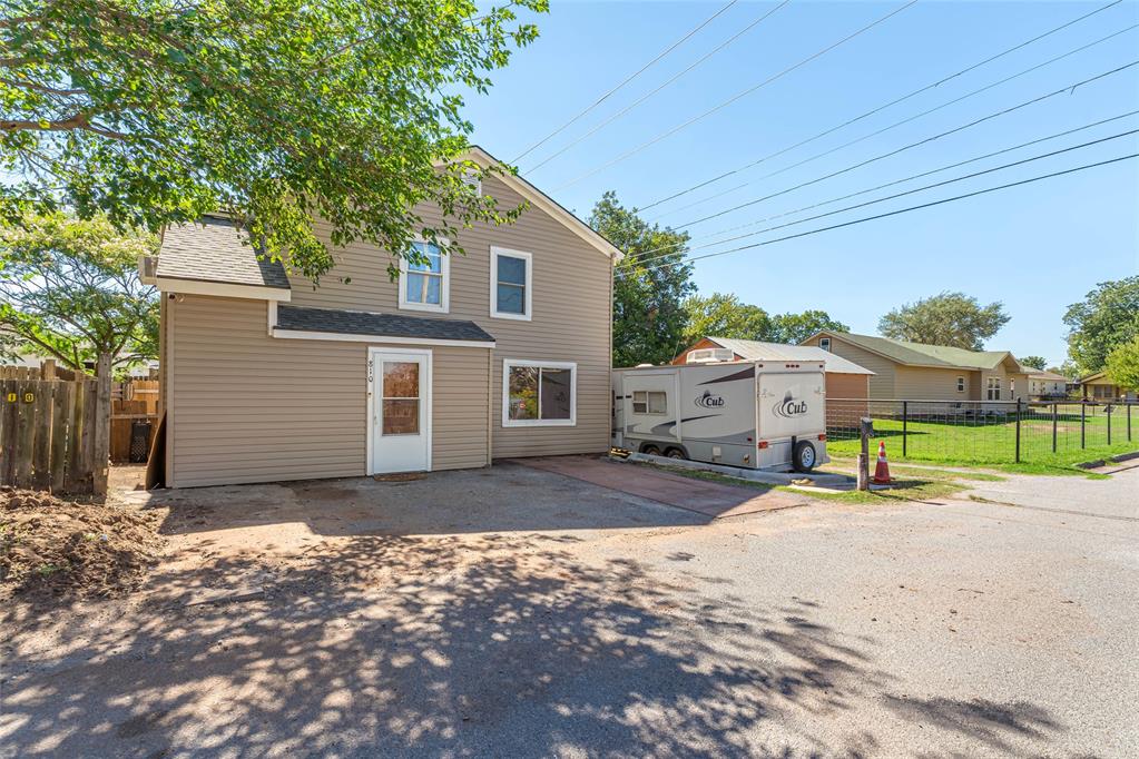810 Prairie Chief Avenue Property Photo 3