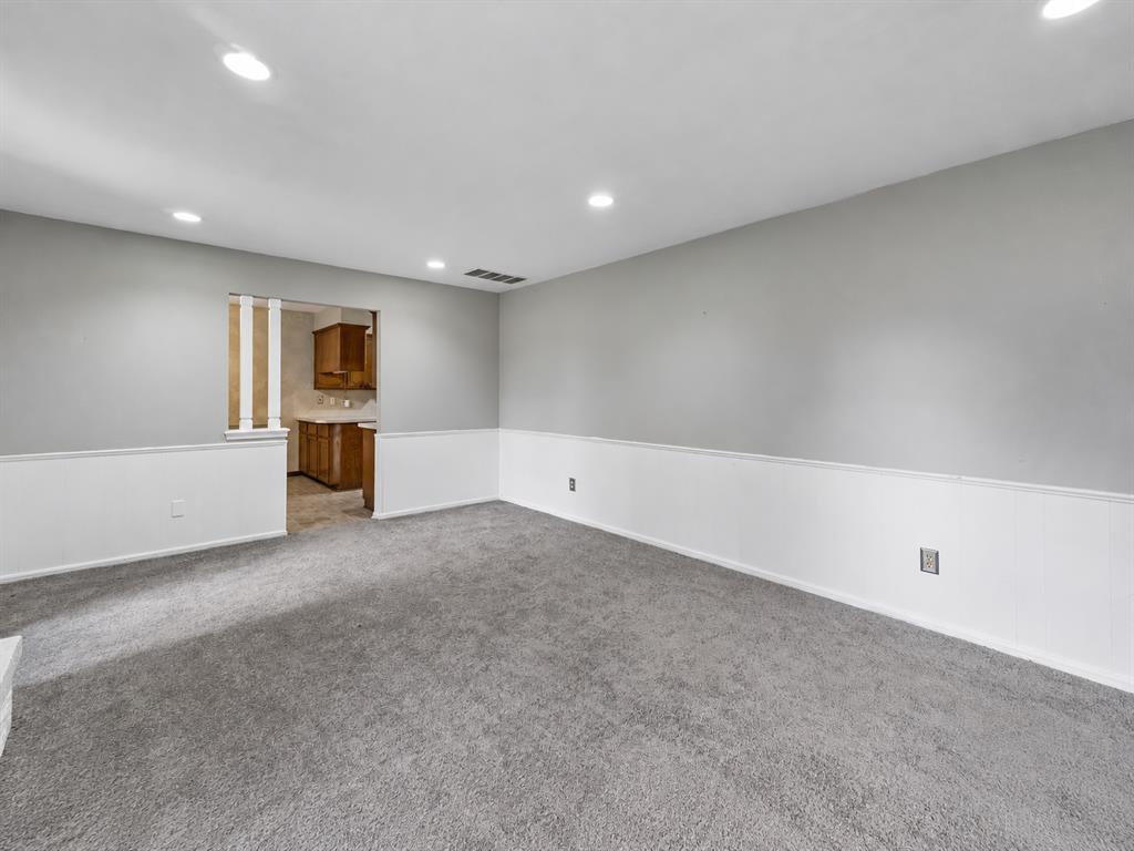 324 W Blueridge Drive Property Photo 12