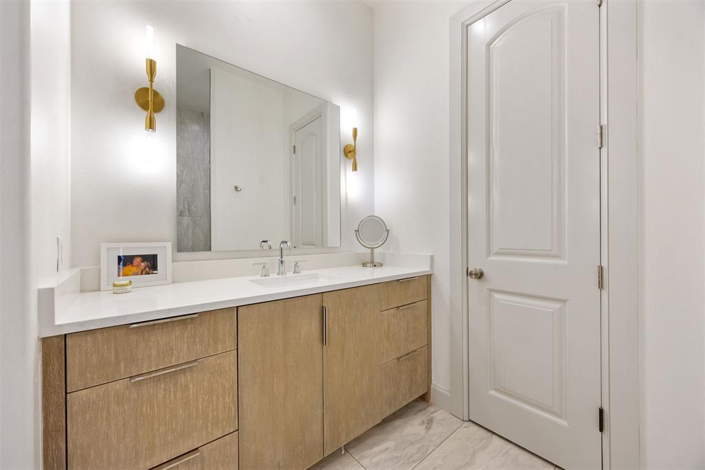 6509 Avondale Drive B Property Photo 29