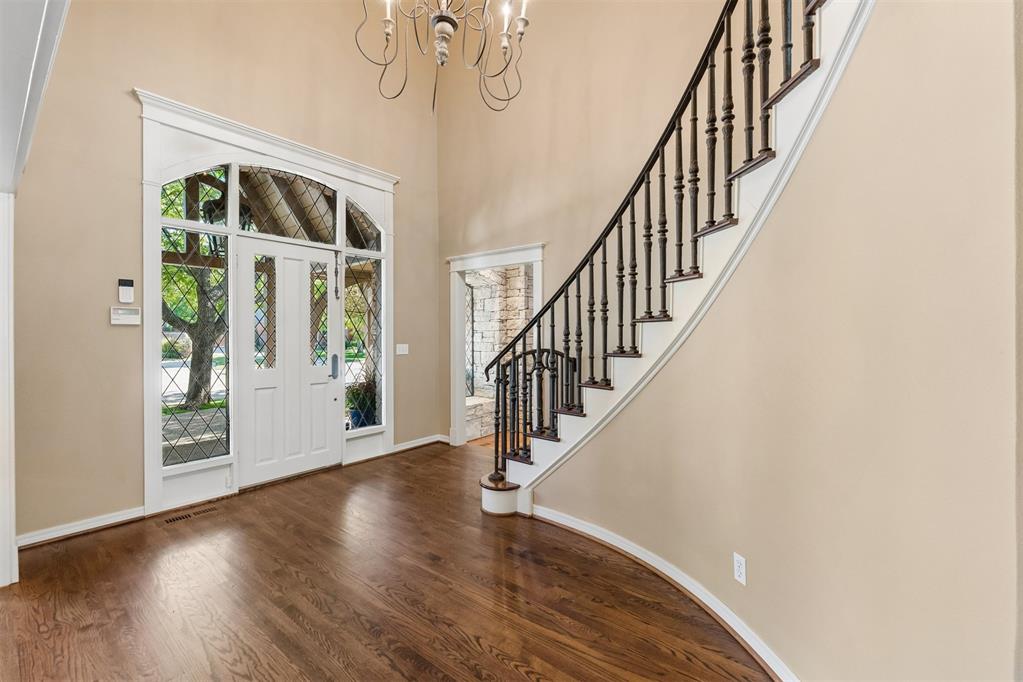 1902 Pin Oak Circle Property Photo 4