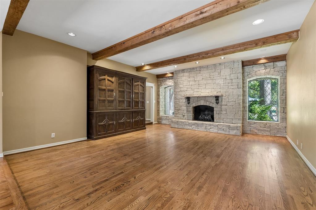 1902 Pin Oak Circle Property Photo 5