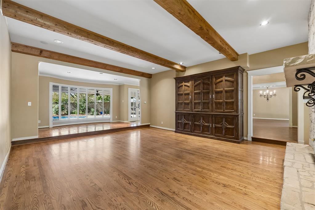 1902 Pin Oak Circle Property Photo 6