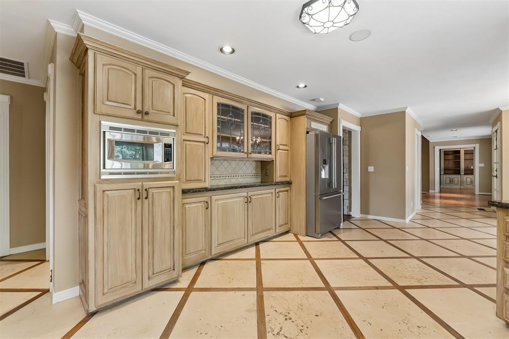 1902 Pin Oak Circle Property Photo 13