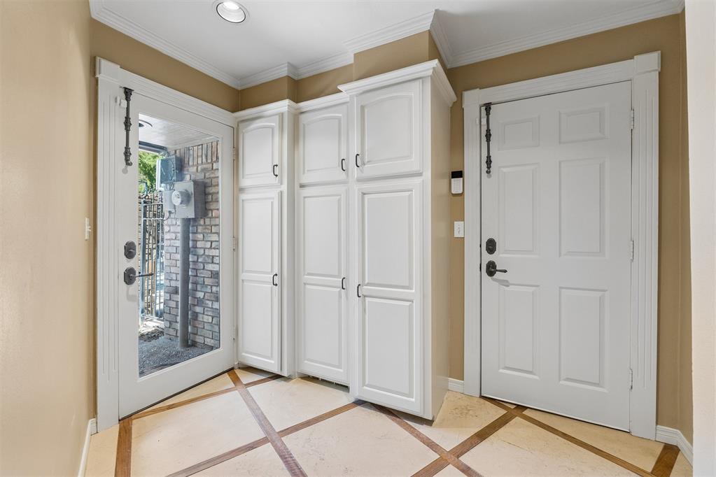 1902 Pin Oak Circle Property Photo 15
