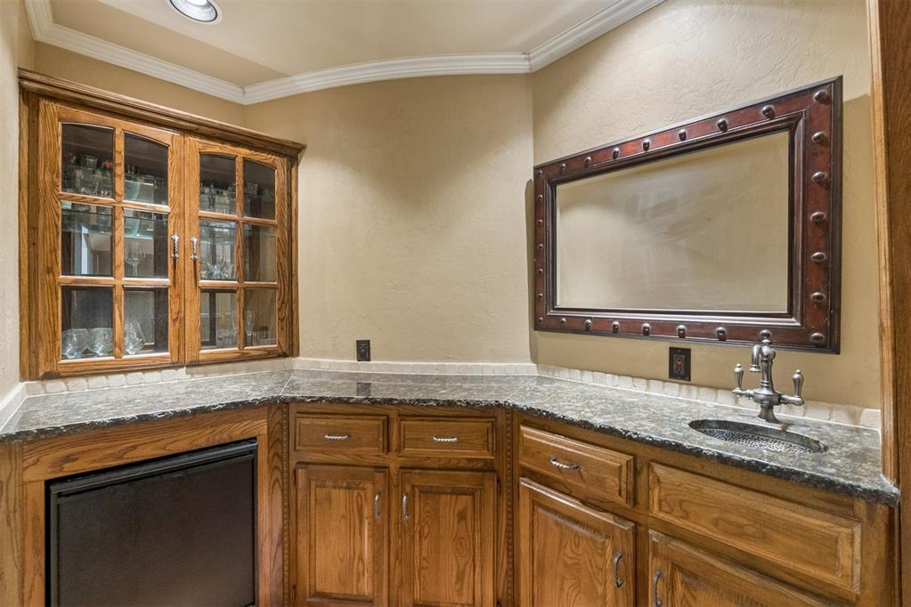 1902 Pin Oak Circle Property Photo 29