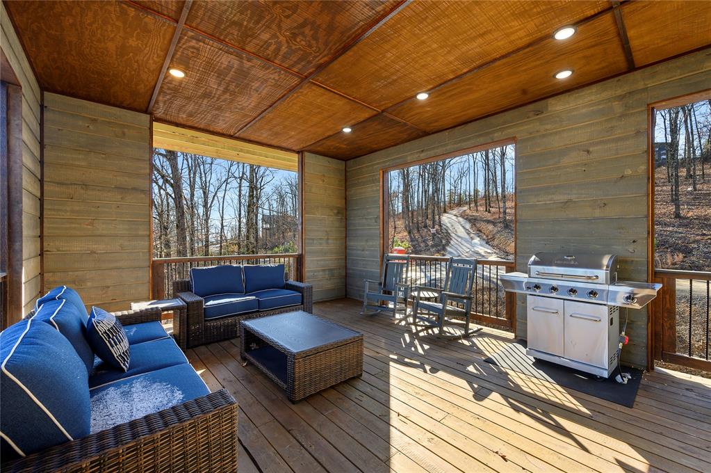 579 Moonshiner Springs Trail Property Photo 12