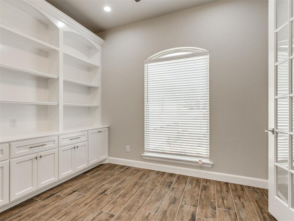 2915 Ridgecrest Drive Property Photo 4