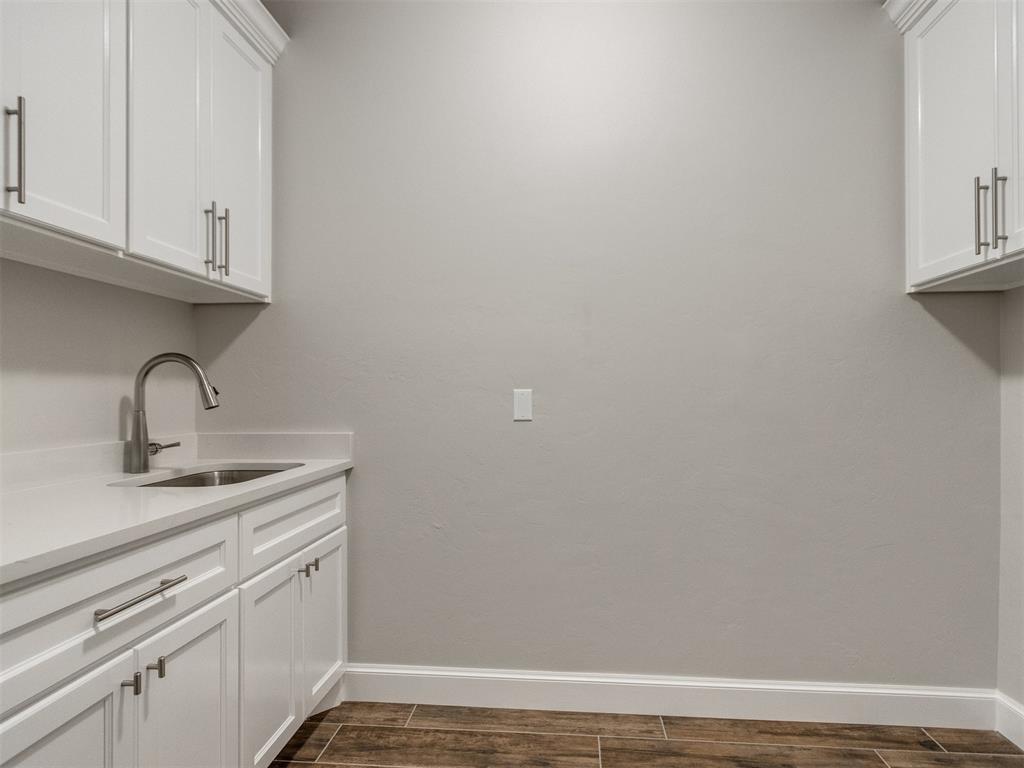 2915 Ridgecrest Drive Property Photo 10