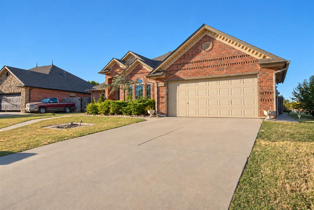 11229 Kingsgate Drive Property Photo 3