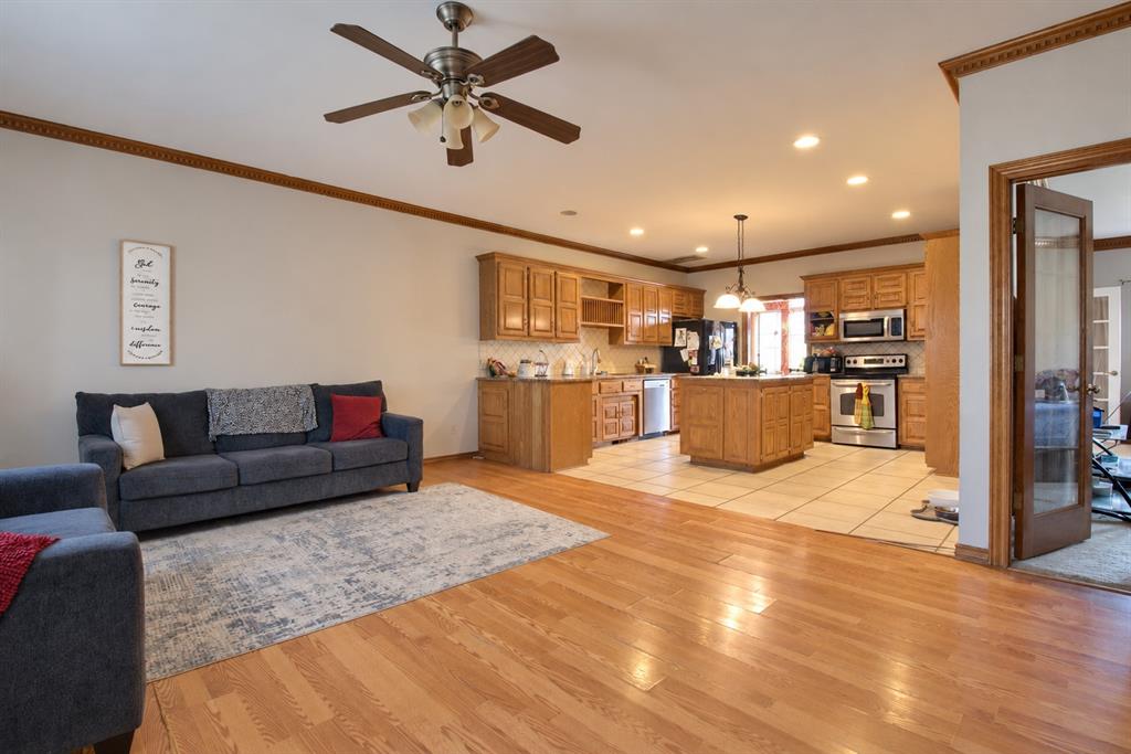 11229 Kingsgate Drive Property Photo 4