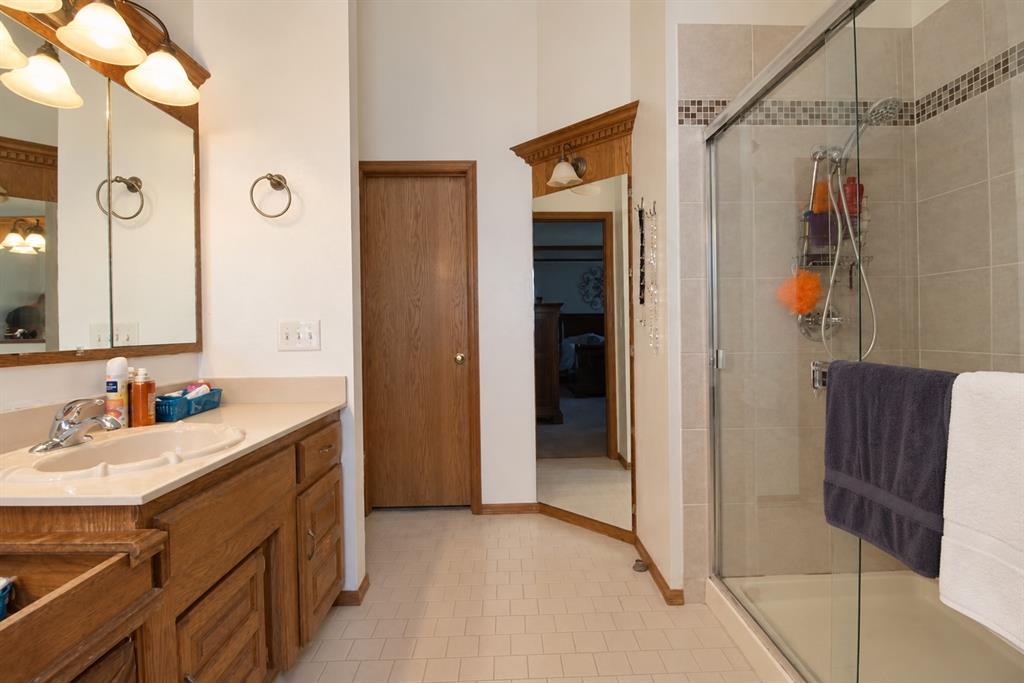 11229 Kingsgate Drive Property Photo 18