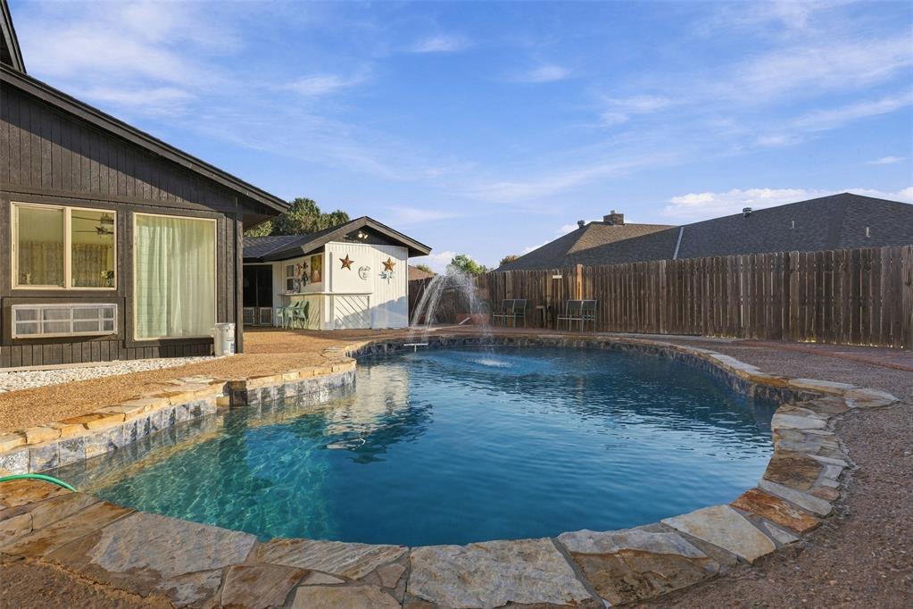 9908 Rockwell Terrace Property Photo 3