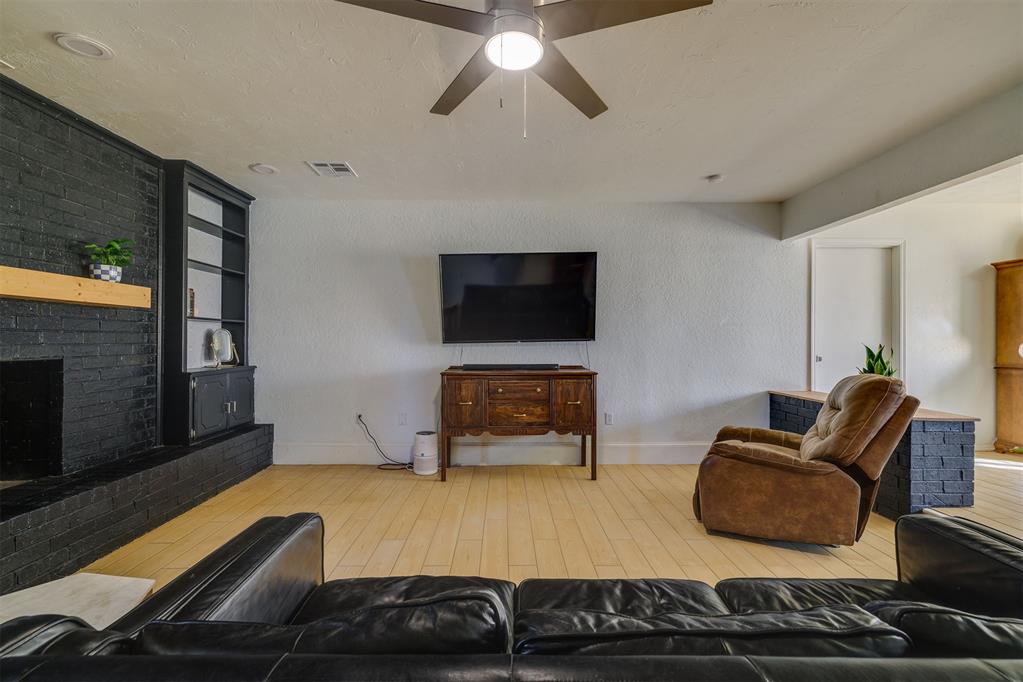 203 Jeffries Drive Property Photo 8