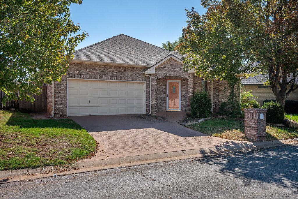 11904 Barrywood Drive Property Photo 1