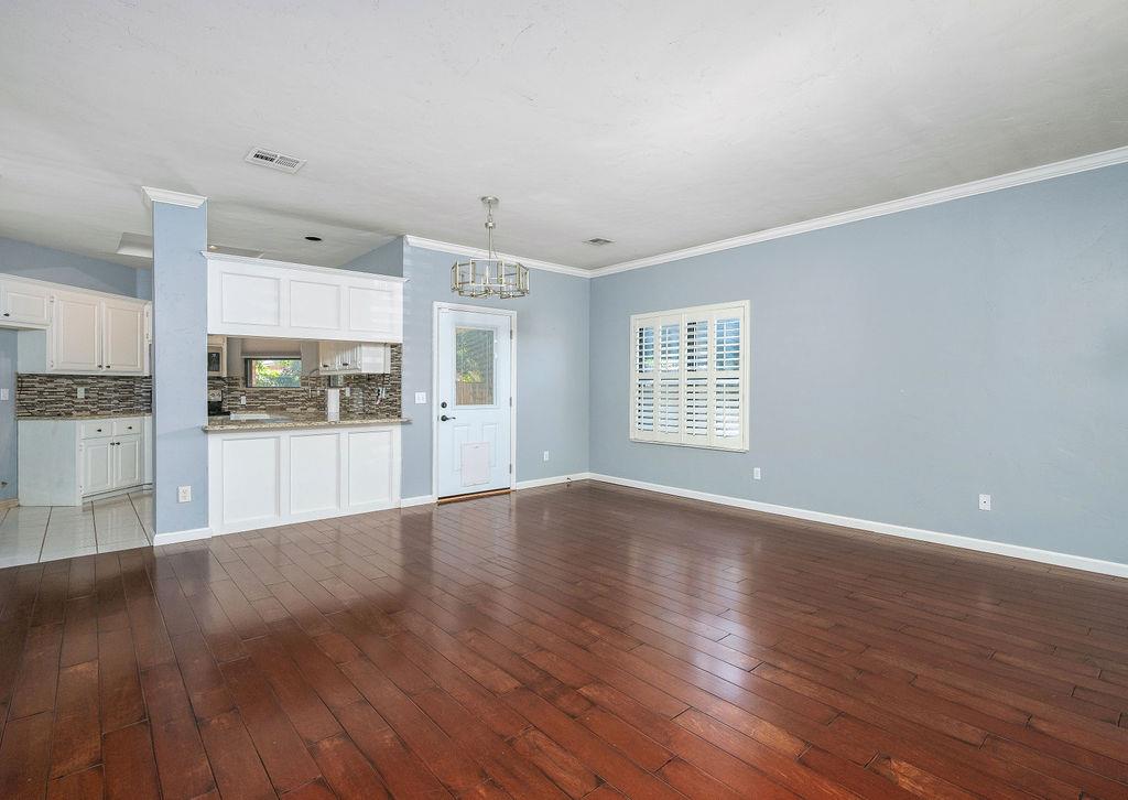 11904 Barrywood Drive Property Photo 6