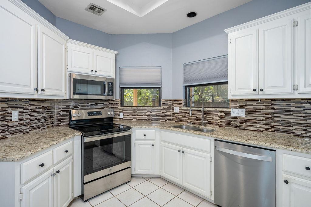 11904 Barrywood Drive Property Photo 11
