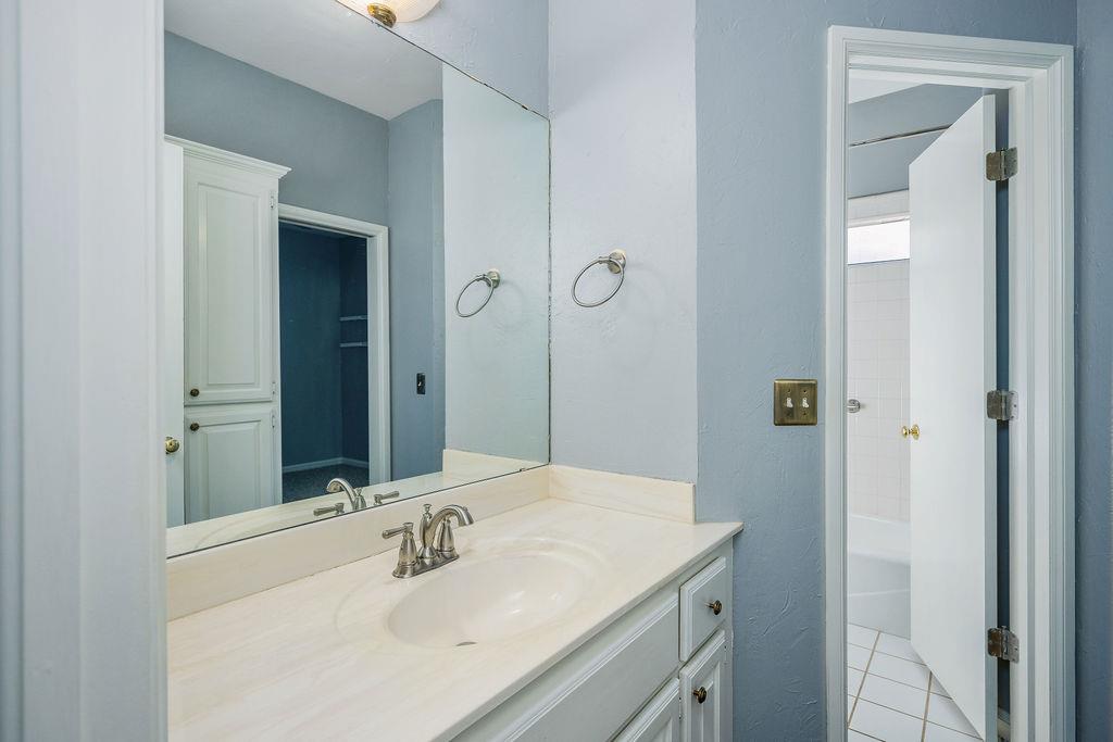 11904 Barrywood Drive Property Photo 19