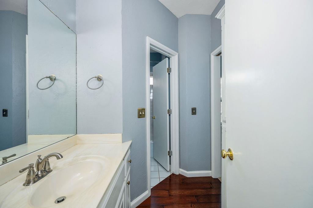 11904 Barrywood Drive Property Photo 20