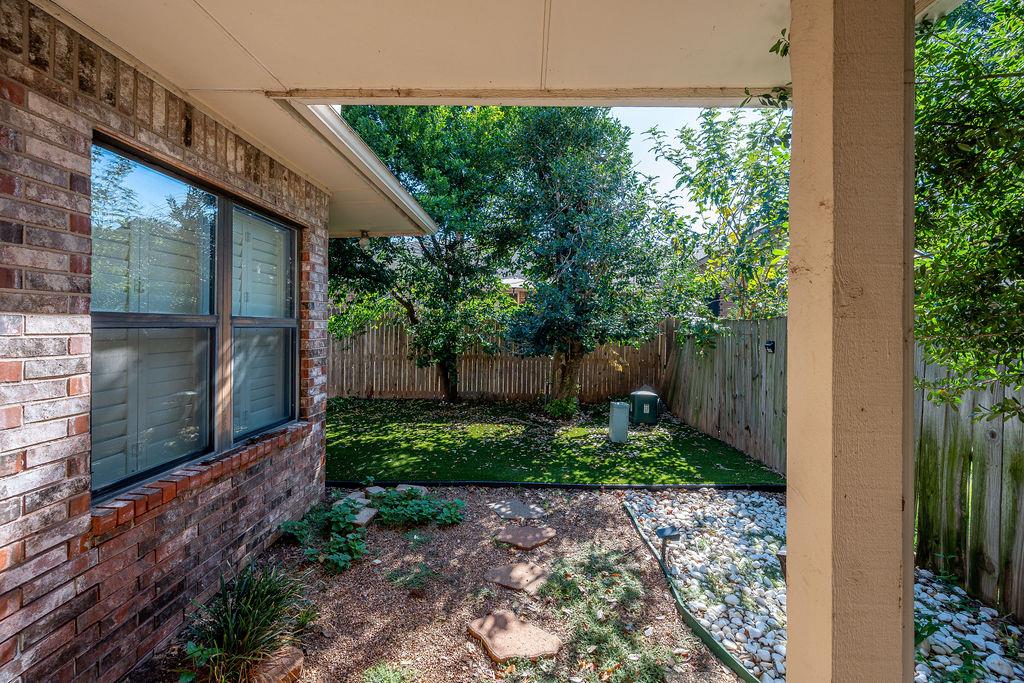 11904 Barrywood Drive Property Photo 31