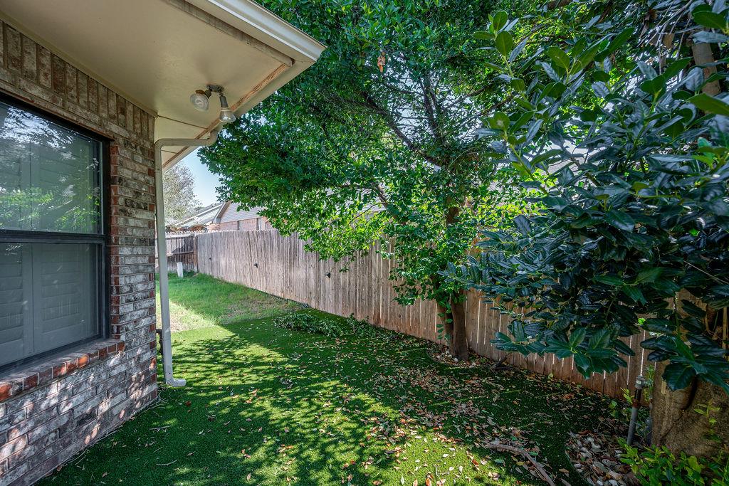 11904 Barrywood Drive Property Photo 32