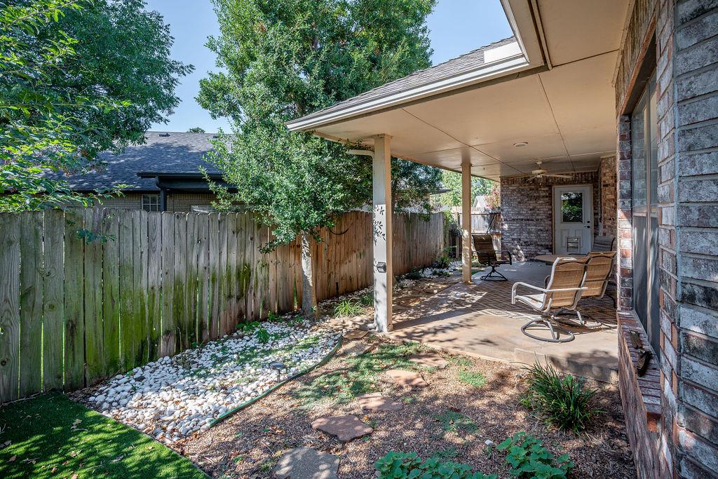 11904 Barrywood Drive Property Photo 33